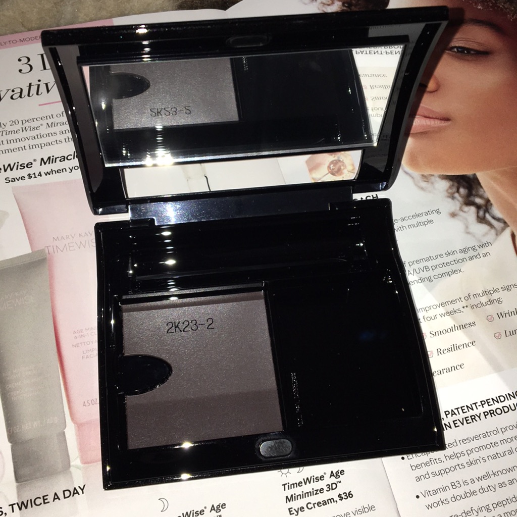Medium Make Up Compact